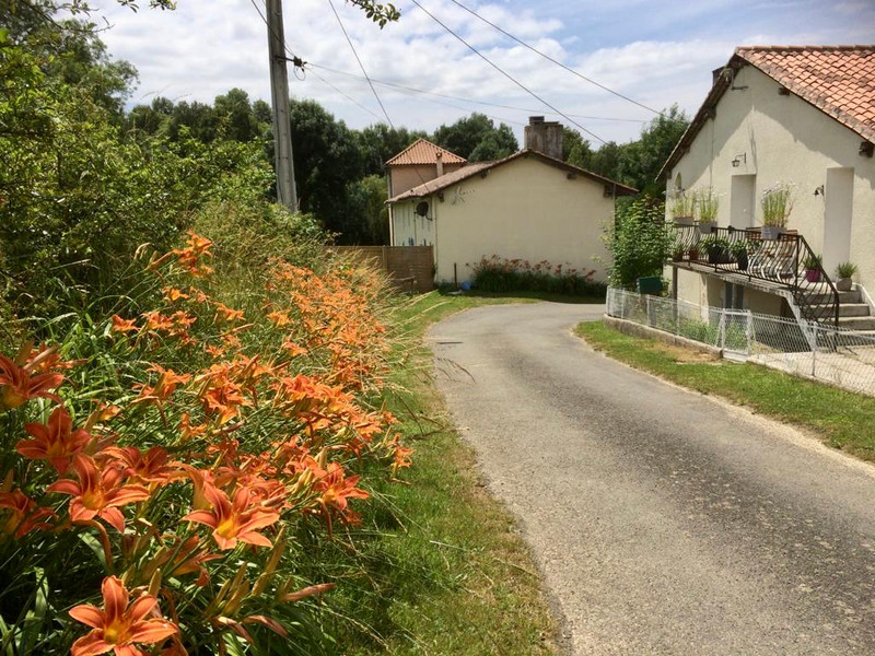 French property for sale in Mazerolles, Charente - €495,000 - photo 9