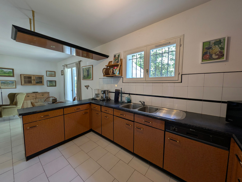 French property for sale in Maubec, Vaucluse - €485,000 - photo 8