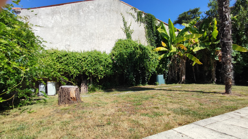 French property for sale in Tonnay-Charente, Charente-Maritime - €345,000 - photo 8