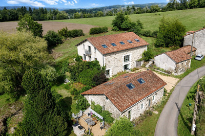 Maison à vendre à Bussière-Badil, Dordogne, Aquitaine, avec Leggett Immobilier