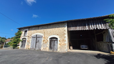 French property for sale in Massignac, Charente - €189,000 - photo 2