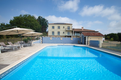 Maison à vendre à Sainte-Livrade-sur-Lot, Lot-et-Garonne, Aquitaine, avec Leggett Immobilier