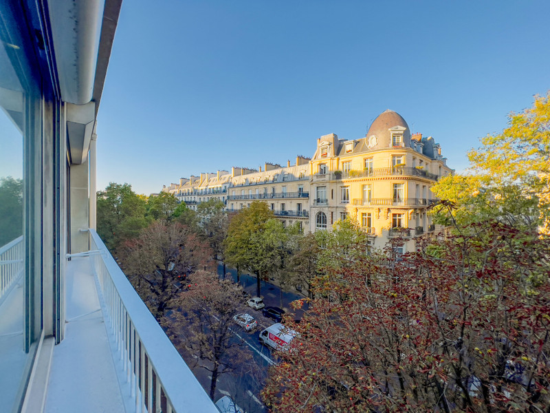 French property for sale in Paris 17e Arrondissement, Paris - €890,000 - photo 4