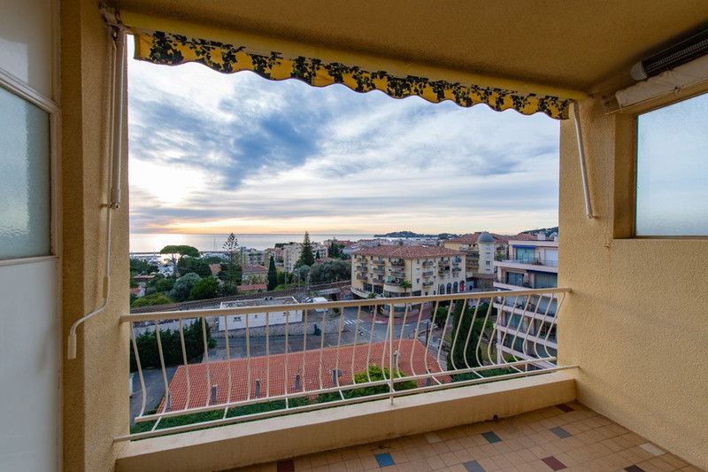 French property for sale in Beaulieu-sur-Mer, Alpes-Maritimes - €690,000 - photo 4