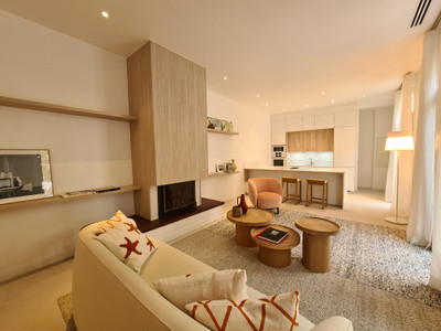 French property for sale in Cannes, Alpes-Maritimes - €1,950,000 - photo 2