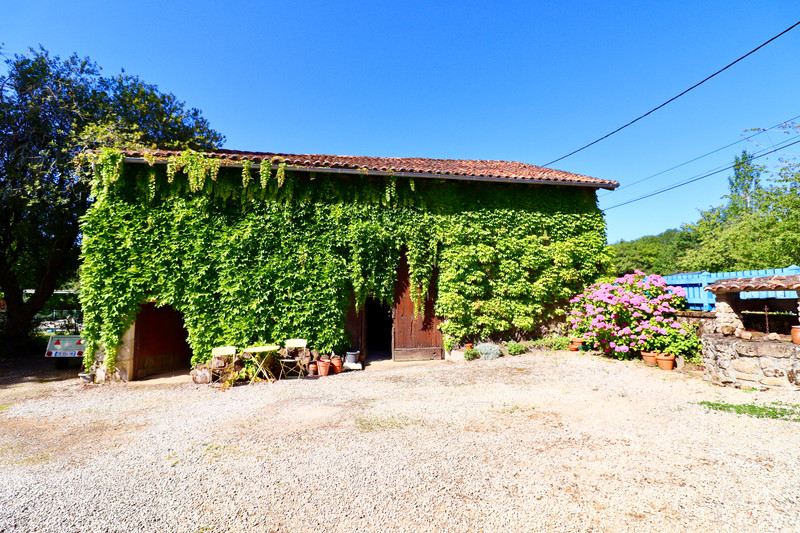 French property for sale in Montbron, Charente - €318,000 - photo 14