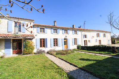 Maison à vendre à Sonnac, Charente-Maritime, Poitou-Charentes, avec Leggett Immobilier