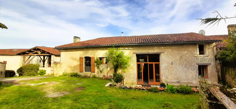 Maison à vendre à Saint-Martial-Viveyrol, Dordogne - 328 600 € - photo 1