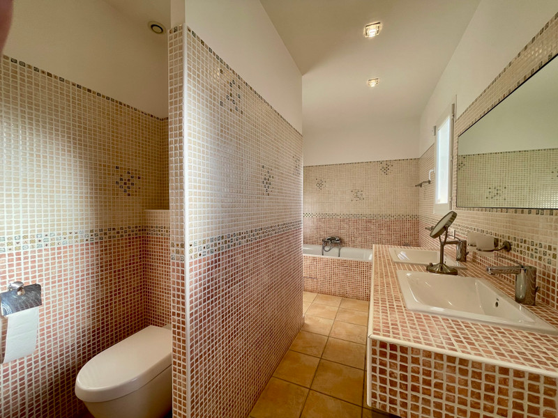 French property for sale in Flayosc, Var - €895,000 - photo 12