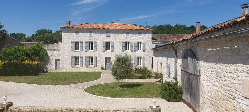 Maison à vendre à Bourg-Charente, Charente - 399 000 € - photo 1
