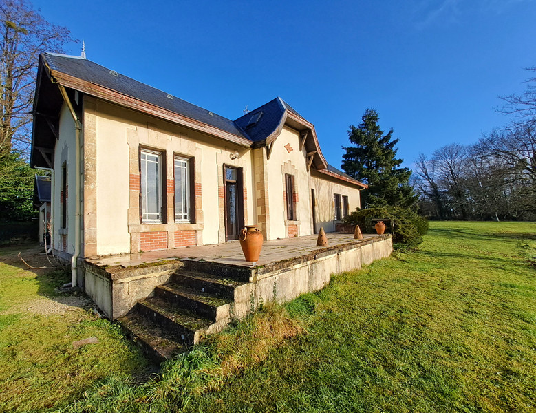 French property for sale in Melle, Deux-Sèvres - €219,350 - photo 1