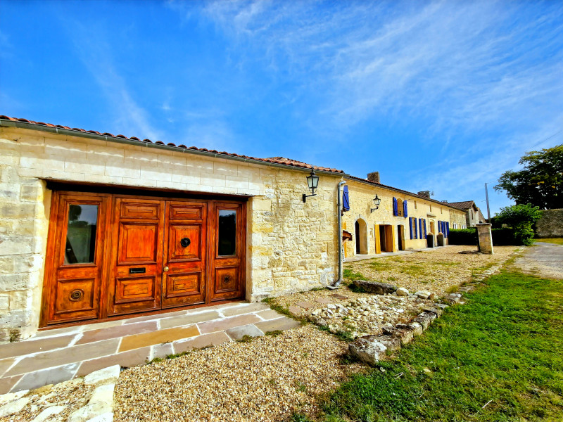 French property for sale in Lussac, Gironde - €791,000 - photo 0