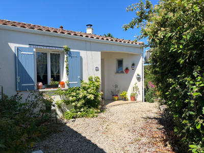 Maison à vendre à Saint-Sulpice-d'Arnoult, Charente-Maritime, Poitou-Charentes, avec Leggett Immobilier