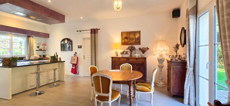 French property for sale in Maule, Yvelines - €850,000 - photo 14