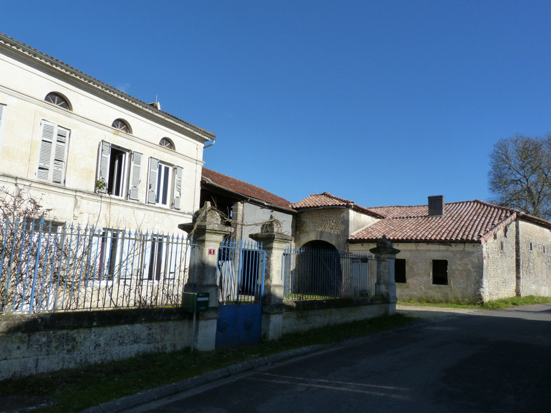 French property for sale in Vanzac, Charente-Maritime - &#8364;167,400 - photo 10