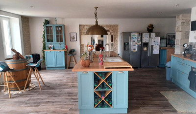 French property for sale in Cierzac, Charente-Maritime - €837,400 - photo 4
