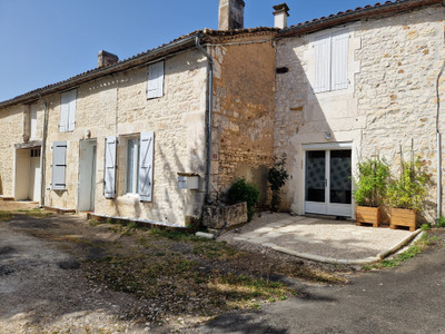 French property for sale in Charras, Charente - €165,500 - photo 2