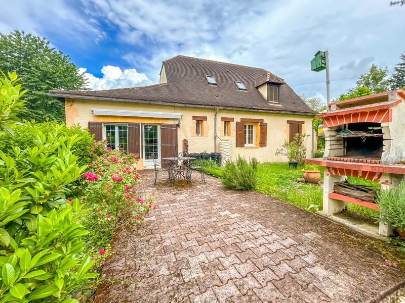 French property for sale in Grun-Bordas, Dordogne - €299,900 - photo 2