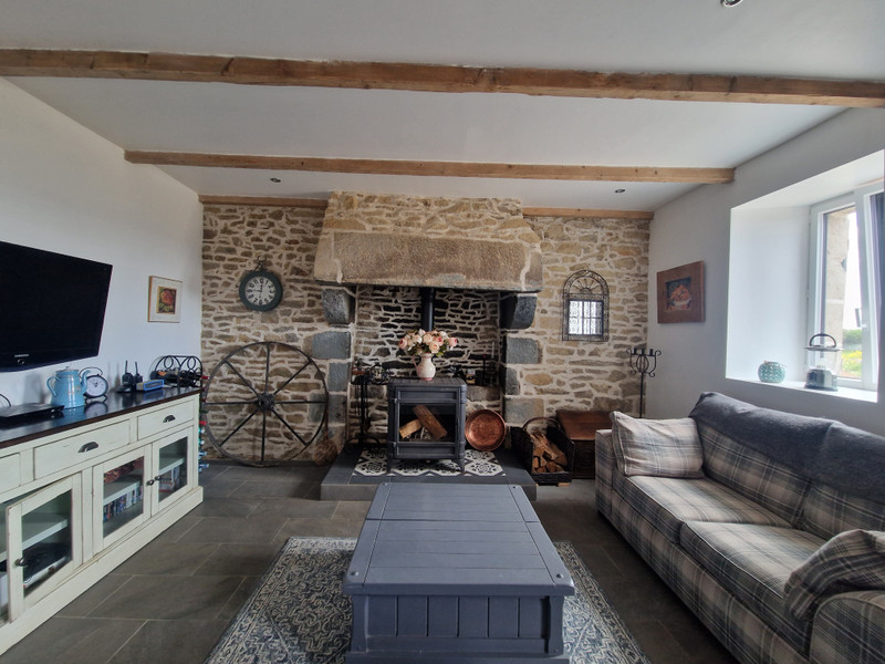French property for sale in Plougras, Côtes-d'Armor - €185,000 - photo 3