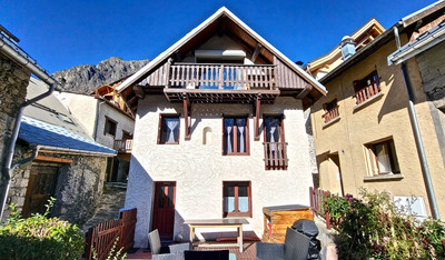 Chalet à vendre à VENOSC LES DEUX ALPES, Isère, Rhône-Alpes, avec Leggett Immobilier