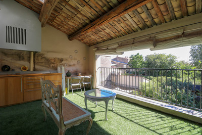 French property for sale in Uzès, Gard - €500,000 - photo 1