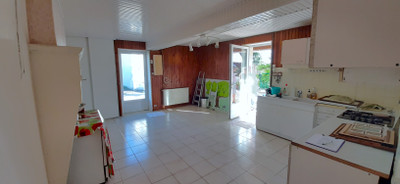 French property for sale in Verteillac, Dordogne - €114,450 - photo 2