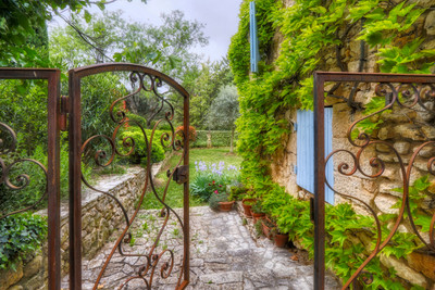 French property for sale in Villars, Vaucluse - €680,000 - photo 11