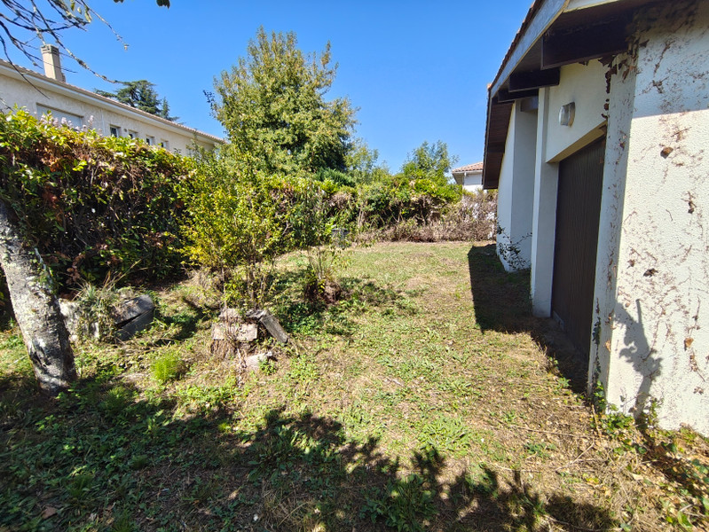 French property for sale in Léognan, Gironde - €399,000 - photo 1
