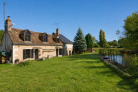 Propriété à vendre à Le Grand-Lucé, Sarthe - 240 000 € - photo n°1