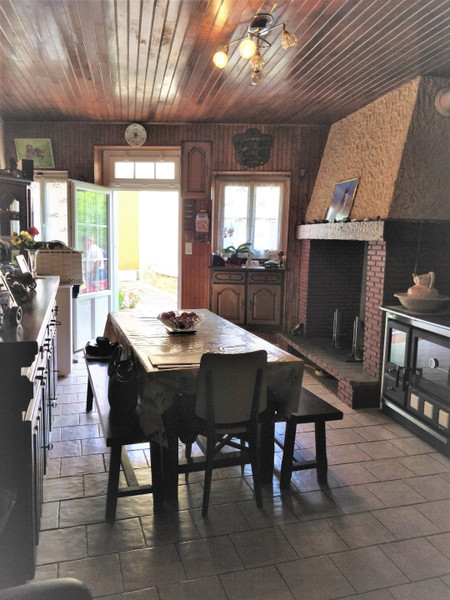 French property for sale in Saint-Martial-de-Valette, Dordogne - &#8364;81,000 - photo 4