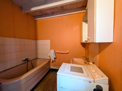 French property for sale in Anché, Vienne - €72,000 - photo 5