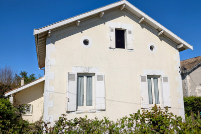 French property for sale in Coutras, Gironde - €189,390 - photo 5