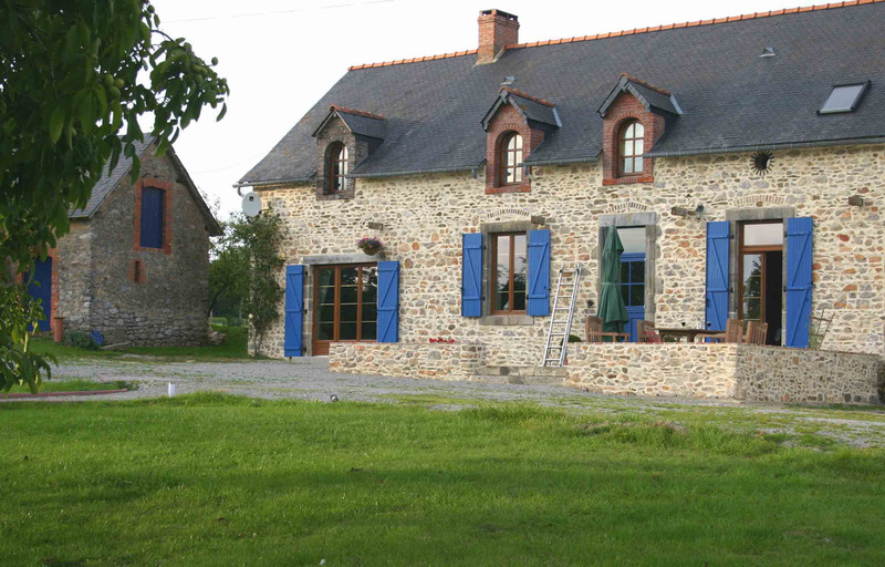 French property for sale in Torcé-Viviers-en-Charnie, Mayenne - €325,000 - photo 2
