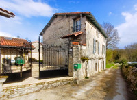 Maison à vendre à Fontenille, Charente - 160.920 € - photo 1