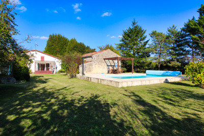 Maison à vendre à La Villedieu, Charente-Maritime, Poitou-Charentes, avec Leggett Immobilier