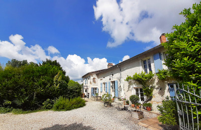 Maison à vendre à Saint-Paul-Lizonne, Dordogne, Aquitaine, avec Leggett Immobilier