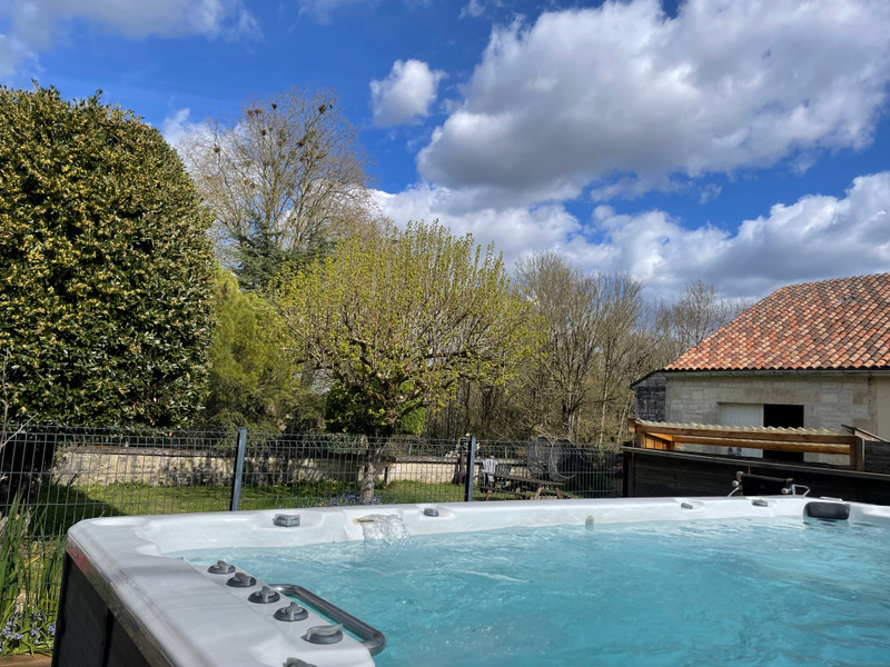 French property for sale in Rouillac, Charente - €390,000 - photo 9