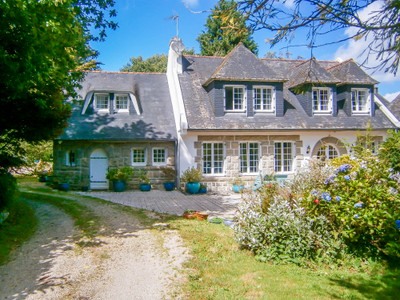 Maison à vendre à Berrien, Finistère, Bretagne, avec Leggett Immobilier