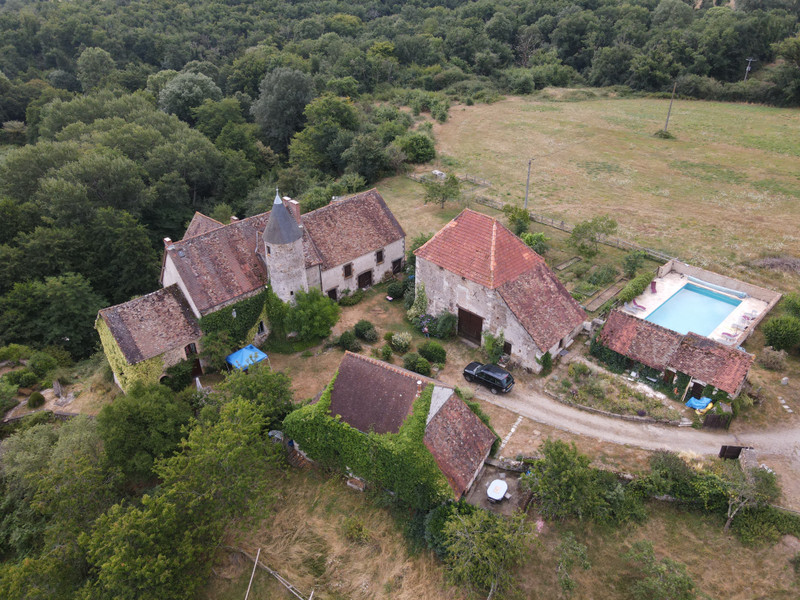Propriété à vendre à Brigueil-le-Chantre, Vienne - 1 150 100 €
