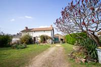 Maison à vendre à Guesnes, Vienne - 128.400 € - photo 1