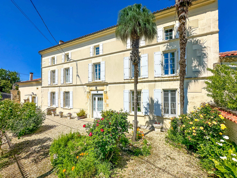 Maison à vendre à Courcerac, Charente-Maritime - 299.250 € - photo 1