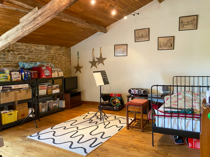 French property for sale in Beaulieu-sur-Sonnette, Charente - €144,900 - photo 4