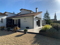 Maison à vendre à Bressuire, Deux-Sèvres - 575 000 € - photo 2