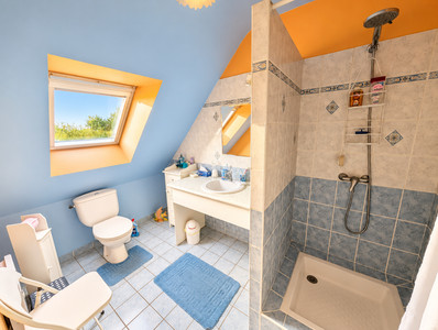 French property for sale in Lohuec, Côtes-d'Armor - €267,500 - photo 11