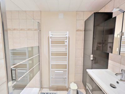 French property for sale in Marignac, Charente-Maritime - €381,600 - photo 9