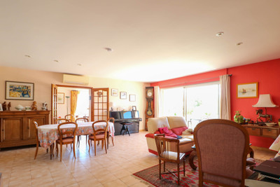 French property for sale in Saint-Maximin, Gard - €675,000 - photo 1