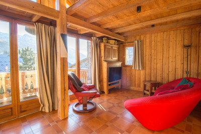 Magnificent 4 bedroom village chalet with clear views, for sale in the heart of the Three Valleys