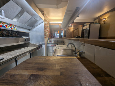 French property for sale in Paris 7e Arrondissement, Paris - €630,000 - photo 2