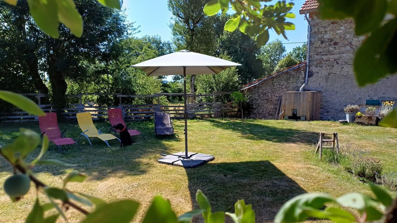 French property for sale in Saint-Priest-des-Champs, Puy-de-Dôme - €249,000 - photo 1