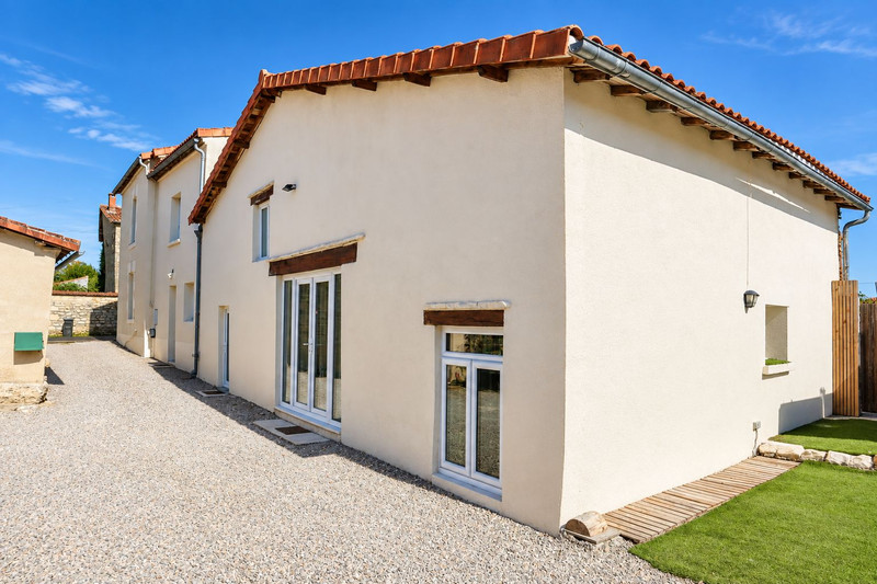 French property for sale in Mansle-les-Fontaines, Charente - €194,400 - photo 0